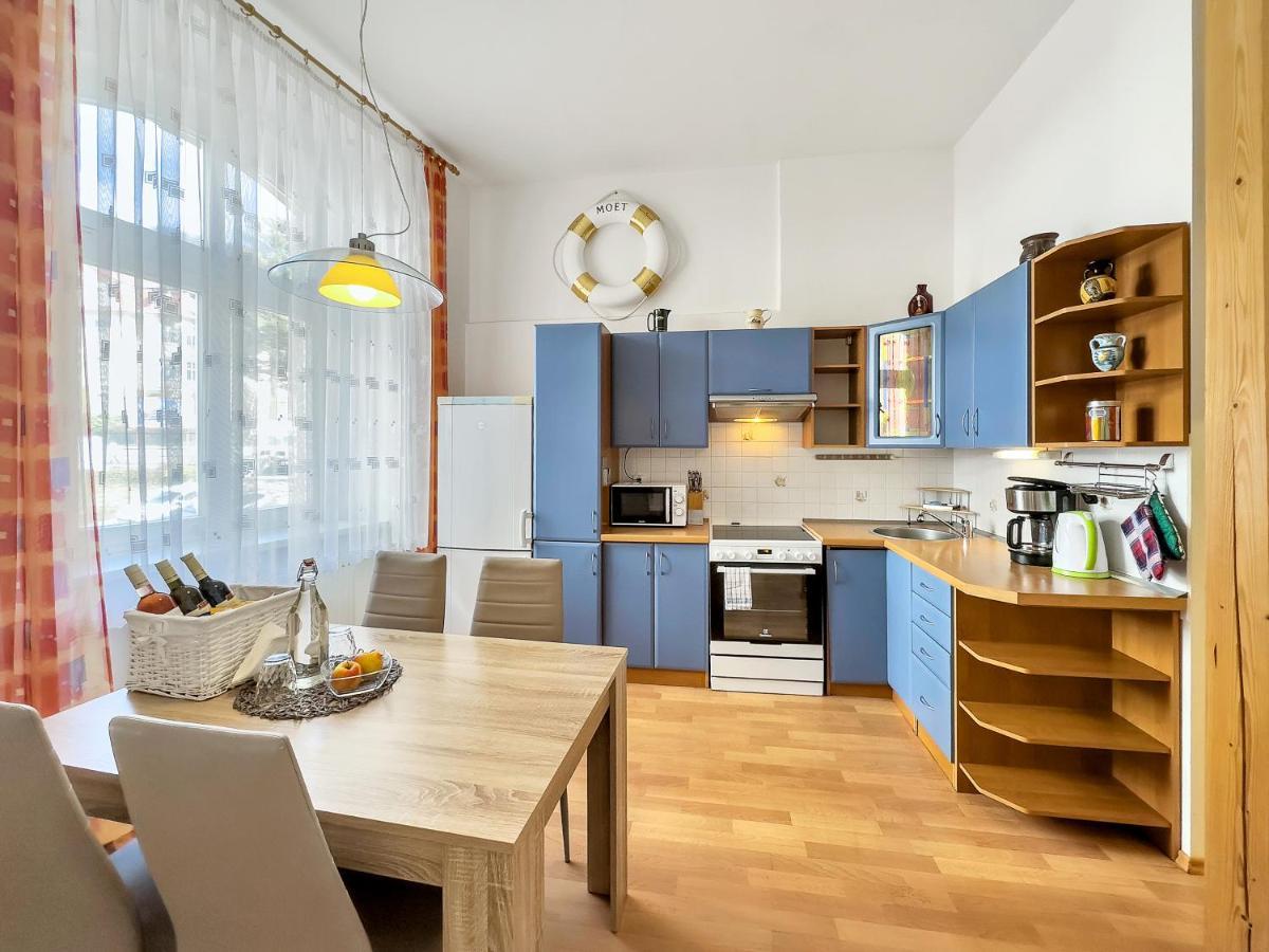 Laura'S Apartment Κάρλοβι Βάρι Εξωτερικό φωτογραφία