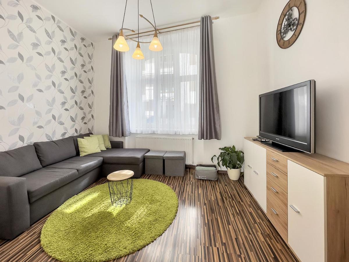 Laura'S Apartment Κάρλοβι Βάρι Εξωτερικό φωτογραφία