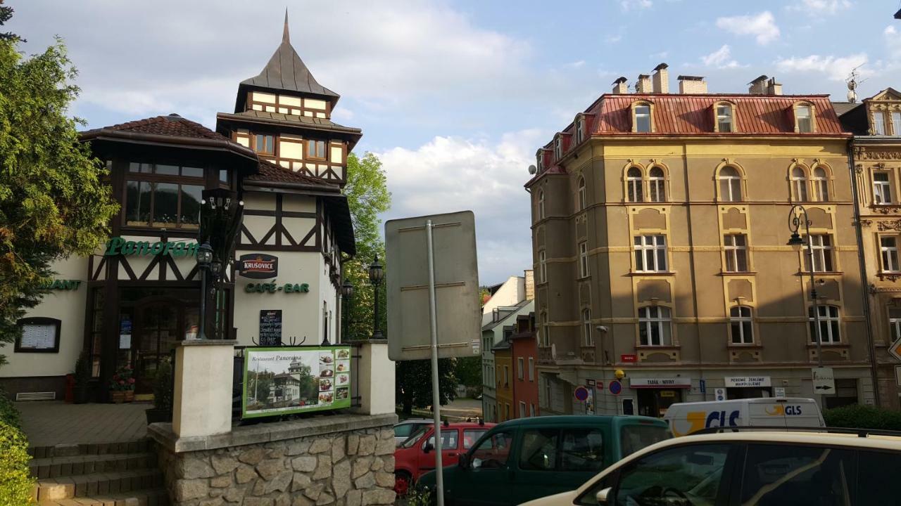 Laura'S Apartment Κάρλοβι Βάρι Εξωτερικό φωτογραφία